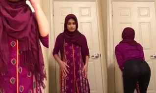 Indian-aunty-fucking-with-the-plumber-in-bathroom