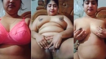 Sharing chut of desi girlfriend for money