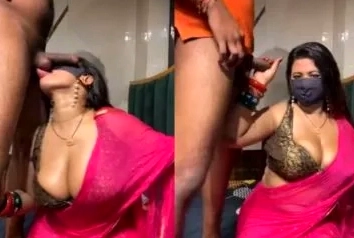 Village boy satisfying sexy desi aunty in red saree